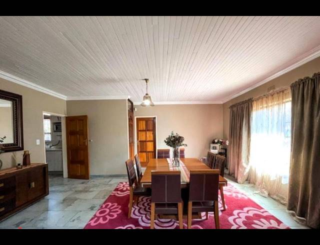 4 BEDROOM HOUSE FOR SALE IN SUNWARD PARK